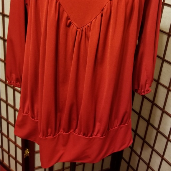 Red free flowing blouse with wide band-B109 - Picture 2 of 2